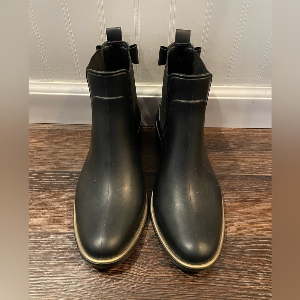 Kate Spade Edimburg Ankle High Rain Boots Low Gold Trim Bow Back Matte Black 9 - Picture 2 of 13